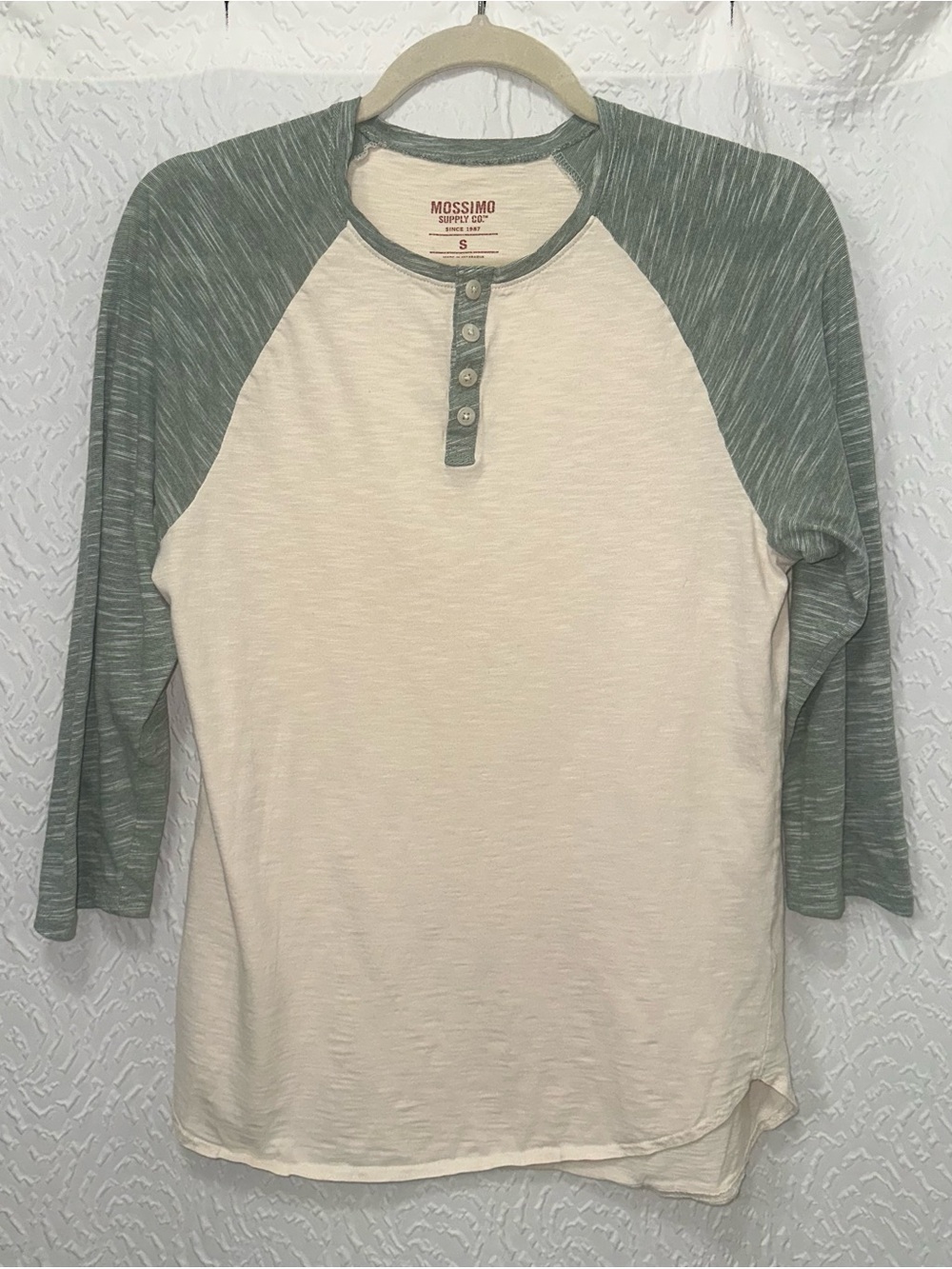 MOSSIMO SUPPLY CO. Men’s Cream Henley with Sage Green Raglan Sleeves